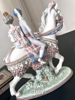 Lladró #1472 Valencian Couple on Horse Retired Limited Edition Figurine