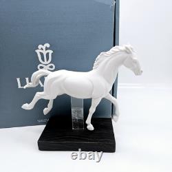 Lladro 6955 Movement Horse Gallop II Porcelain Figurine Matte 8 in Box