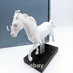 Lladro 6955 Movement Horse Gallop II Porcelain Figurine Matte 8 in Box
