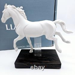 Lladro 6955 Movement Horse Gallop II Porcelain Figurine Matte 8 in Box