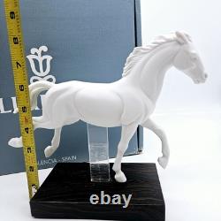 Lladro 6955 Movement Horse Gallop II Porcelain Figurine Matte 8 in Box