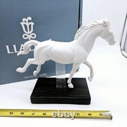 Lladro 6955 Movement Horse Gallop II Porcelain Figurine Matte 8 in Box