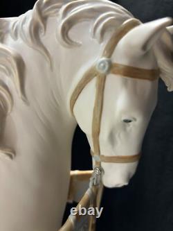 Lladro A Regal Steed Horse 16 Matte With Enamel Blanket In Original Box
