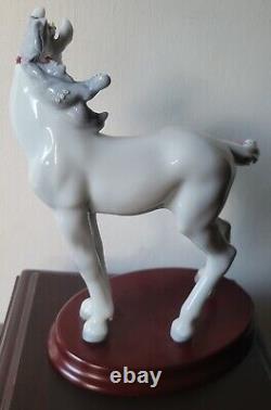 Lladro Chinese Zodiac Collection The Horse with Original Stand #6827