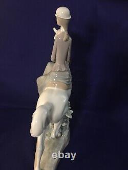 Lladro Female Equestrian Lady On Horse #4516 Mint withBox Retired