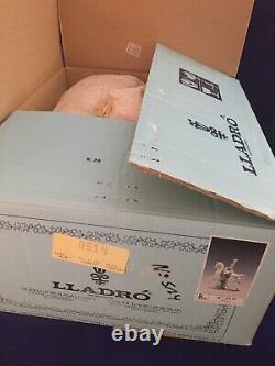 Lladro Female Equestrian Lady On Horse #4516 Mint withBox Retired