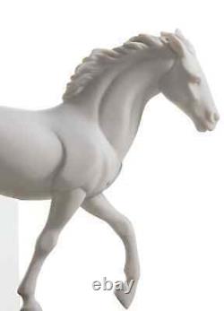 Lladro Gallop I Horse Figurine Figurine 01016955