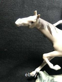 Lladro Glazed Porcelain-Horse's Galloping Figurine #4655 No Original Box