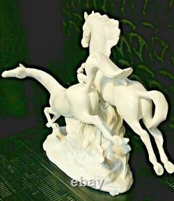 Lladro Handmade Porcelain Galloping Horses White glossy finish Figurine