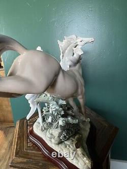 Lladro Horse Group in White Porcelain Figurine Large with Base