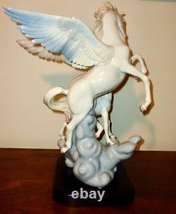 Lladro Pegasus horse foal porcelain Coderch 01001778 with stand and box