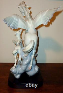 Lladro Pegasus horse foal porcelain Coderch 01001778 with stand and box