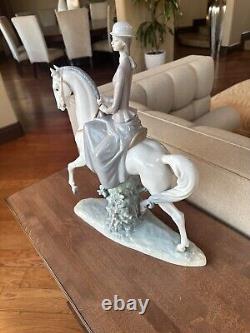 Lladro Porcelain Classic Figurine Woman on Horse Figurine #1004516. Large