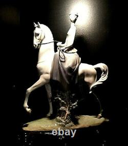 Lladro Porcelain Figurine Woman on Horse #4516. Mint condition