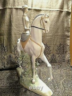 Lladro Porcelain Figurine Woman on Horse #4516. Mint condition