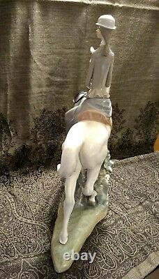 Lladro Porcelain Figurine Woman on Horse #4516. Mint condition