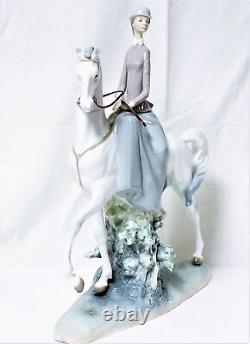 Lladro Porcelain Figurine Woman on Horse Figurine #1004516