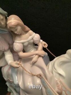 Lladro Retired Figurine #5991 Love Story