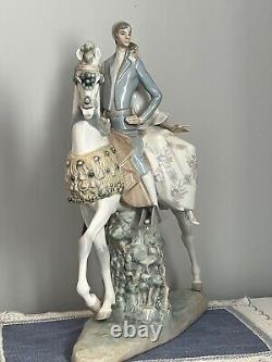 Lladro Valencian 4648 couple on horseback