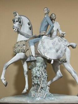 Lladro Valencian 4648 couple on horseback