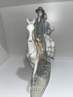 Lladro figurines collectibles retired horse (One Hoof Missing See last 2 Pic) Lladro figurines collectibles retired horse (One Hoof Missing See last 2 Pic)