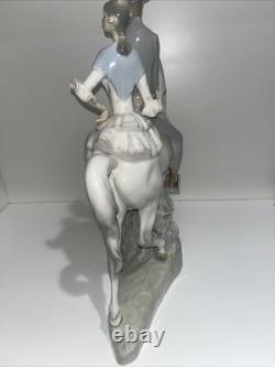 Lladro figurines collectibles retired horse (One Hoof Missing See last 2 Pic) Lladro figurines collectibles retired horse (One Hoof Missing See last 2 Pic)