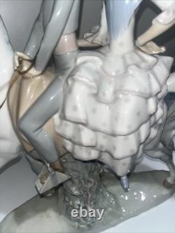 Lladro figurines collectibles retired horse (One Hoof Missing See last 2 Pic) Lladro figurines collectibles retired horse (One Hoof Missing See last 2 Pic)