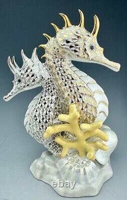 MINT Box HEREND LG SEAHORSE Pair GOLD & PLATINUM Fishnet Sea Horse Figurine