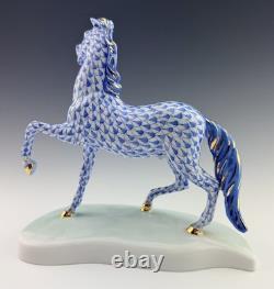 MINT HEREND RARE Larger 7x7 Horse Blue Fishnet Figurine