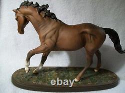 New in box Porcelain Ceramic Equine horse Royal Doulton Beswick statue Figurine