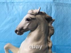 Nice HTF Hagen Renaker DW Lipizzan Horse