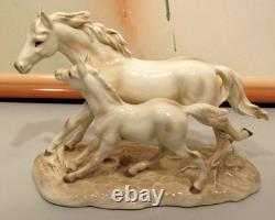 Pair Echt Altman Procelain Galloping Horses One Pair 8 X 6 Oth (ezs003556)