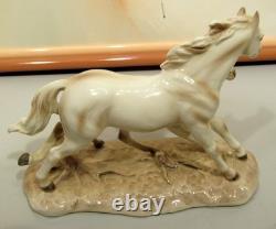 Pair Echt Altman Procelain Galloping Horses One Pair 8 X 6 Oth (ezs003556)