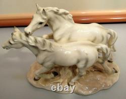 Pair Echt Altman Procelain Galloping Horses One Pair 8 X 6 Oth (ezs003556)