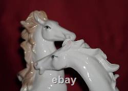 Porcelain Horse Couple Showpiece Figurine Statue Home Decoration Idols for Gift