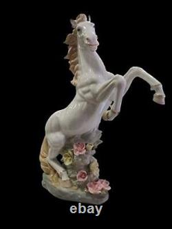 Porcelain Horse Showpiece Figurine Statue For Home Living Room Decoration