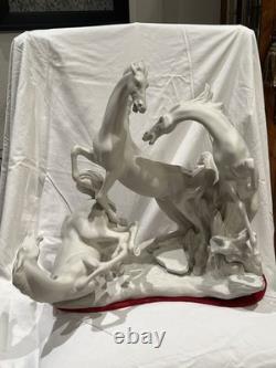 Porcelain Lladró Stallions Vintage Figurine Made In Spain 17.5 Inch Tall WithStand