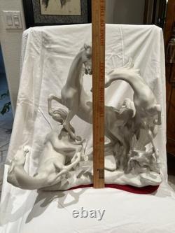 Porcelain Lladró Stallions Vintage Figurine Made In Spain 17.5 Inch Tall WithStand