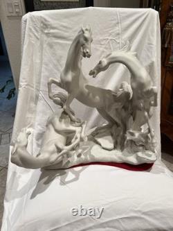 Porcelain Lladró Stallions Vintage Figurine Made In Spain 17.5 Inch Tall WithStand