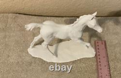 RARE KAISER WOLFGANG GAWANTKA PORCELAIN HORSE #649 Signed Excellent Condition