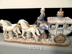 RARE-SORELLE PORCELAIN COACH With SEATED FIGURINES DRIVER With4 HORSES 17 x 8 x 5