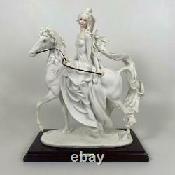 RARE Vtg. Giuseppe Armani Medieval Lady on Horse Porcelain Figure Florence #695F