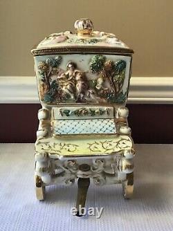 RARE XL Capodimonte Porcelain Horse Drawn Carriage Coach, Made In Italy, 30 L