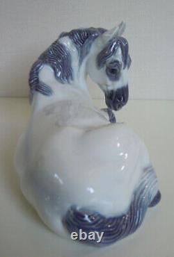 ROYAL COPENHAGEN Pferd Pony Lippizaner 5690 Jeanne Grut PORCELAIN FIGURINE HORSE