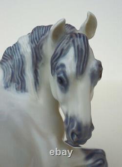 ROYAL COPENHAGEN Pferd Pony Lippizaner 5690 Jeanne Grut PORCELAIN FIGURINE HORSE