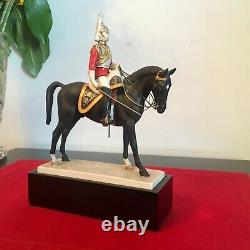 ROYAL WORCESTER Horse OFFICER of the LIFEGUARDS 3622 Doris Lindner