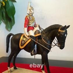 ROYAL WORCESTER Horse OFFICER of the LIFEGUARDS 3622 Doris Lindner