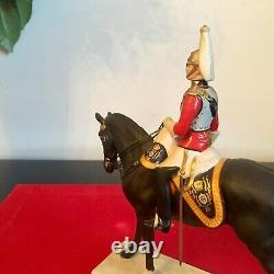 ROYAL WORCESTER Horse OFFICER of the LIFEGUARDS 3622 Doris Lindner