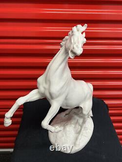 Rare Large Meissen Porcelain Horse Figurine By Erich Oehme