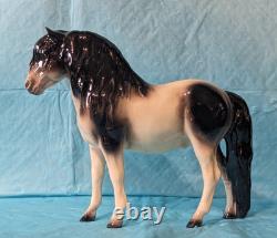 Retired DW Size Hagen Renaker Specialty Horse Wrangler in Pinto Retired DW Size Hagen Renaker Specialty Horse Wrangler in Pinto